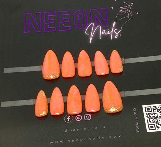 Golden Peach Glow Gel Nails - M