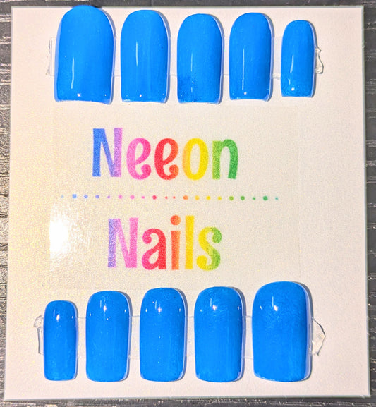 Neeon Dark Blue Gel Nails